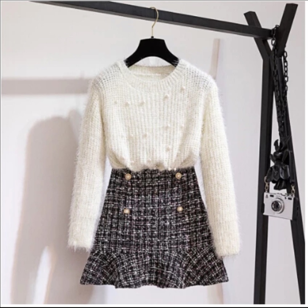Cream Beading Knitted Sweater - Picture 7 of 7